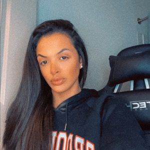 Meet your Posher, Jasmine